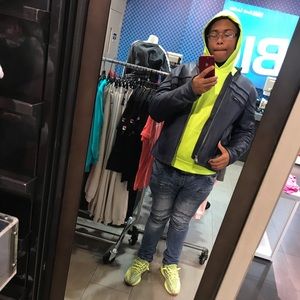 Meet your Posher, Devin